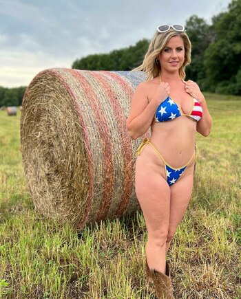 Farm Girl /  / Country Girl / https: Nude Leaks OnlyFans Photo 9