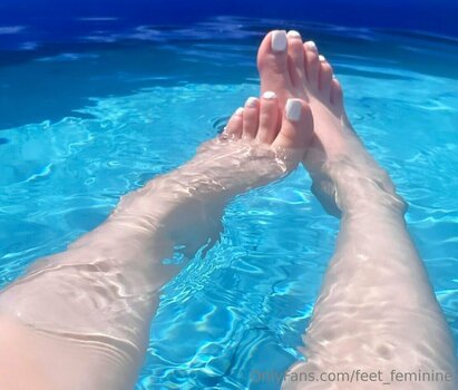 feet_feminine Nude Leaks Photo 17