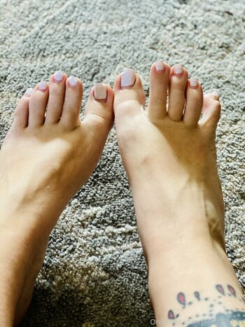 feet-goddezz Nude Leaks Photo 27