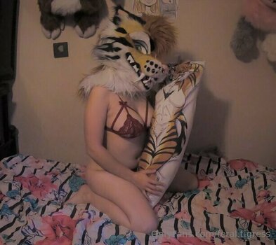 feral.tigress Nude Leaks Photo 12