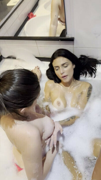 Fernanda Campos / feercamppos Nude Leaks Photo 19