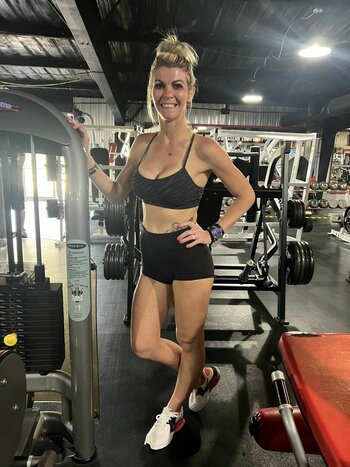 Fitnesswife1983 / fitwife1983 Nude Leaks OnlyFans Photo 4