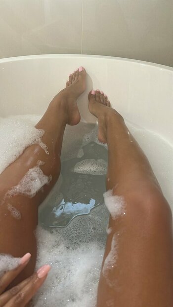 footprincessx_x / babygirlsambs Nude Leaks OnlyFans Photo 6