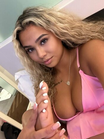 footprincessx_x / babygirlsambs Nude Leaks OnlyFans Photo 9