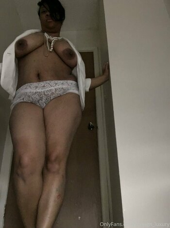 foreign_luxury Nude Leaks Photo 7