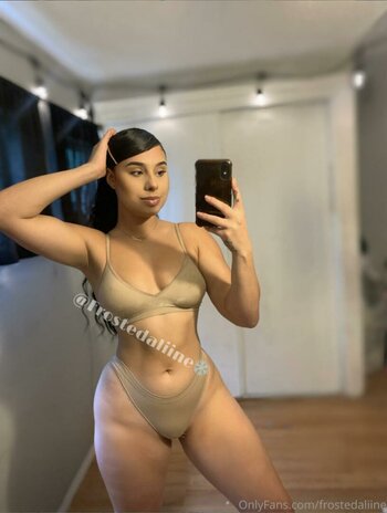 frostedaliine Nude Leaks OnlyFans Photo 8