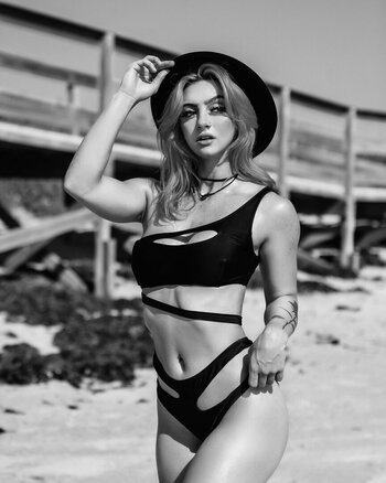 Gigi Dolin / priscillakelly_fan Nude Leaks Photo 6