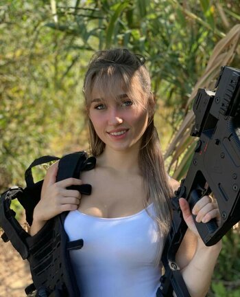 Girls With Guns / mia.nicole.23 / wifi_diaries Nude Leaks OnlyFans Photo 32