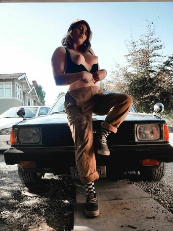 Girlwiththekp61 / MissCreature / mechanicmommy / yuckfah Nude Leaks OnlyFans Photo 8
