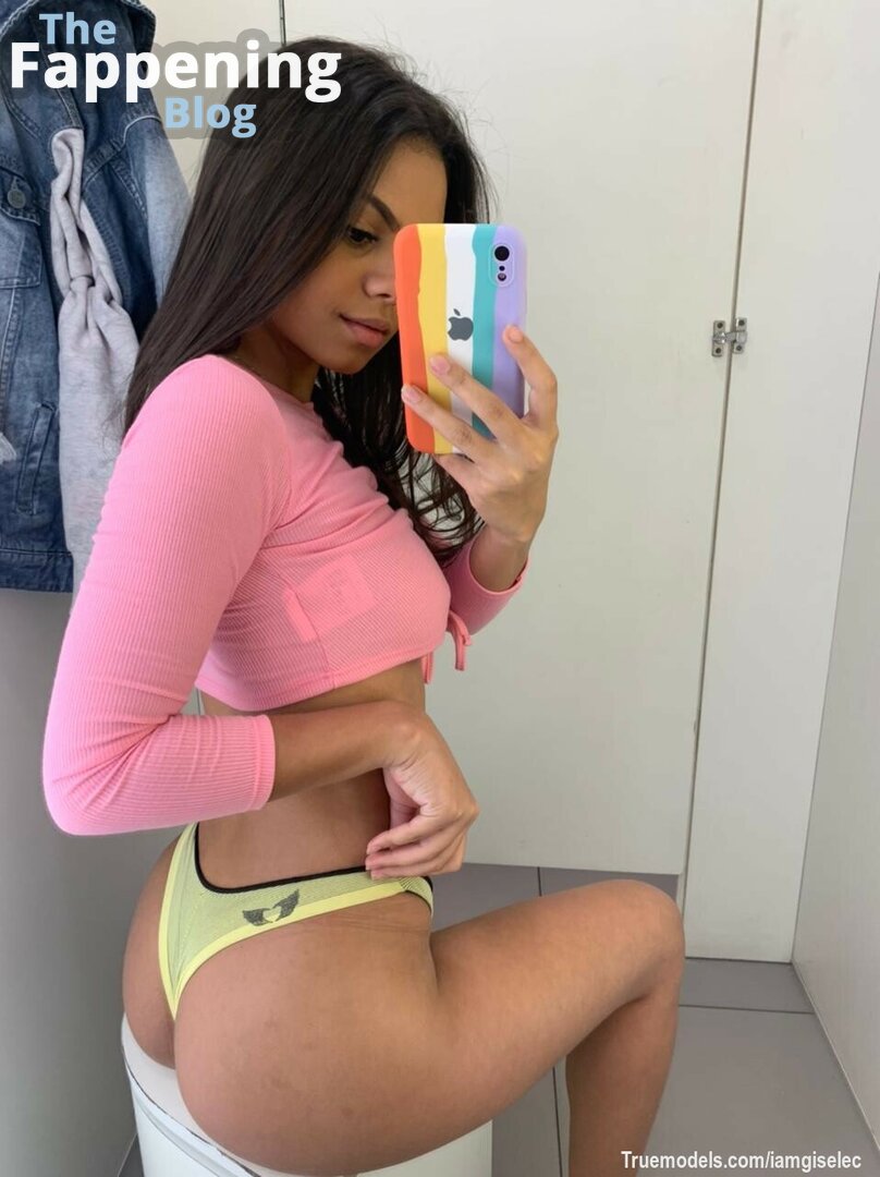 Gisele Carvalhopowerful pose