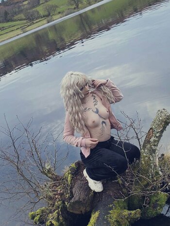 Gremlin_Luna / Luna Nyx - "19 year old / Scottish Stripper / OF Creator" Nude Leaks OnlyFans Photo 9