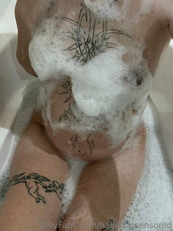 halle_uncensored Nude Leaks Photo 32
