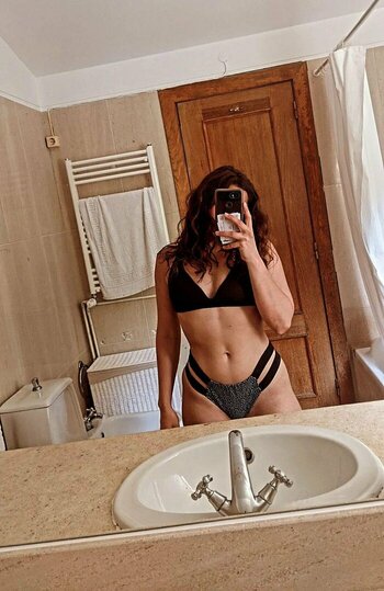 Helena Santos / maliailena / mhelenasg Nude Leaks Photo 11