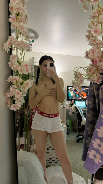 hiiibentley Nude Leaks Photo 21