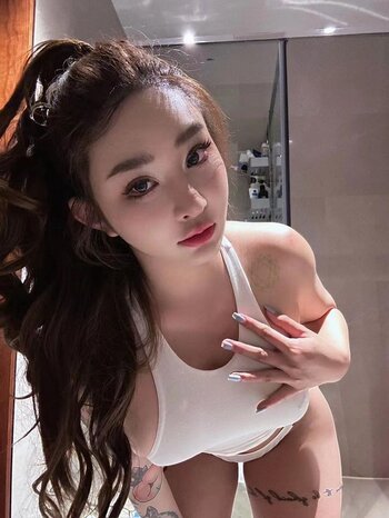 Hitomi Songyuxin / i_am_hitomi_1994 / songyuxinhitomi Nude Leaks OnlyFans Photo 14