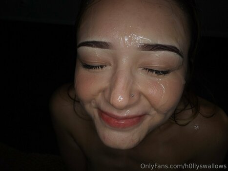 Holly Swallows / h0llyswallows / hollyalicepaints / hollyswallows Nude Leaks OnlyFans Photo 9