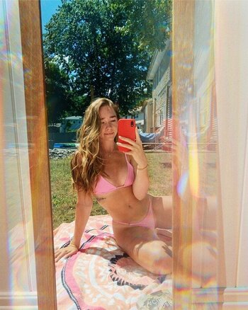 Holly Taylor / actress / holly_taylor / lilydarling Nude Leaks OnlyFans Photo 28