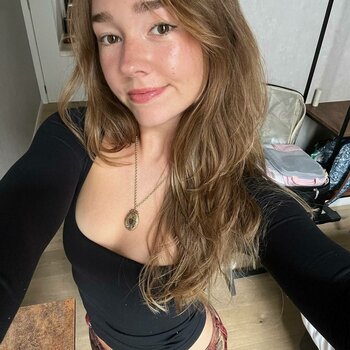 Holly Taylor / actress / holly_taylor / lilydarling Nude Leaks OnlyFans Photo 29
