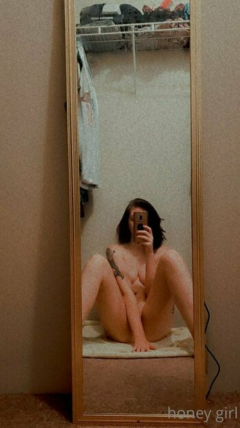 honey-girl Nude Leaks Photo 1