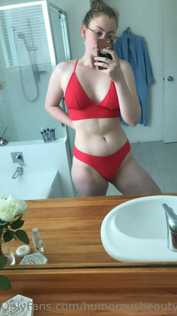 humorousbeauty Nude Leaks Photo 1