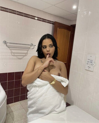 Indiasimay / indiasimayholder / ixdxia Nude Leaks OnlyFans Photo 2