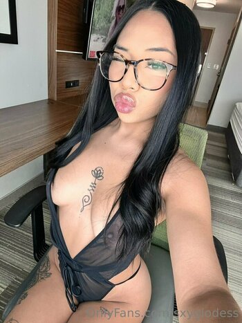 indigodess / indig0dess / indiglodess / indigodesss / sxggodess / sxyglodess Nude Leaks OnlyFans Photo 17