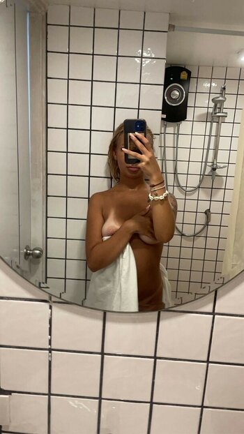 isabellamilosevic / i_mlsc Nude Leaks OnlyFans Photo 2