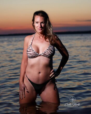 island_beach_babe / chrissysnow Nude Leaks OnlyFans Photo 2