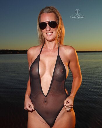 island_beach_babe / chrissysnow Nude Leaks OnlyFans Photo 4