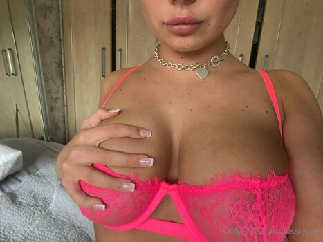Issie Cole / issy_cole / xissiecole Nude Leaks OnlyFans Photo 6