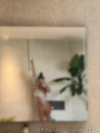 izemmaniaa Nude Leaks OnlyFans Photo 86