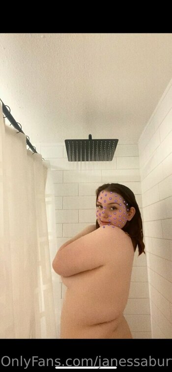 janessaburton Nude Leaks Photo 10