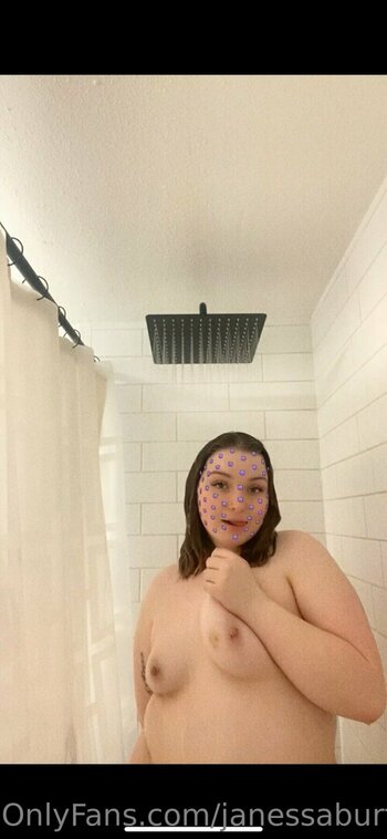 janessaburton Nude Leaks Photo 12