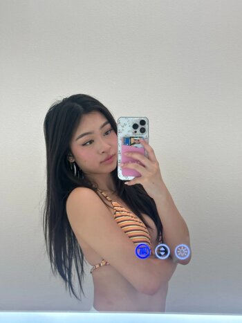Jasmine Nguyen / jasminenguyener Nude Leaks Photo 5