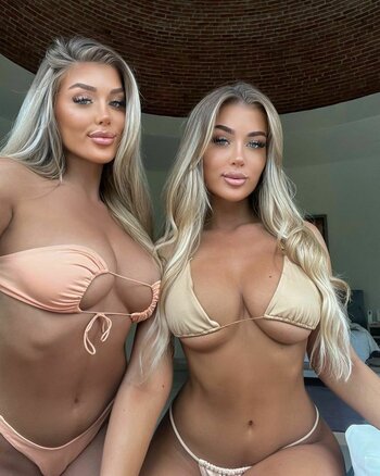 Jessica Gale And Evegale / jessicarosegale Nude Leaks OnlyFans Photo 1