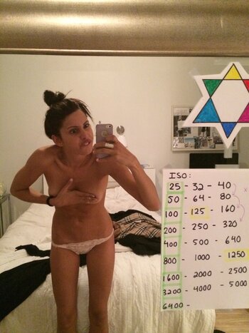 Jessica Metni / her.must Nude Leaks Photo 19