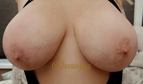 Jessiejugsvip / Jessiejugs Nude Leaks OnlyFans Photo 1