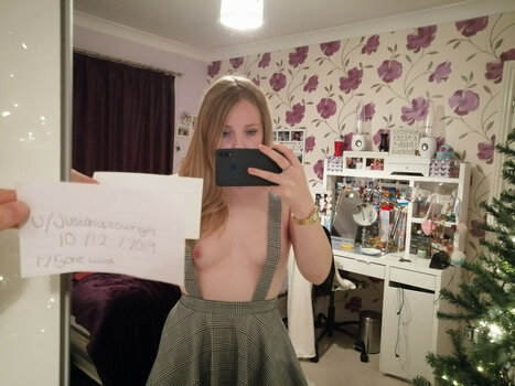 justanuptowngirl / alexandraandnyc / justanothergirl89 Nude Leaks OnlyFans Photo 18