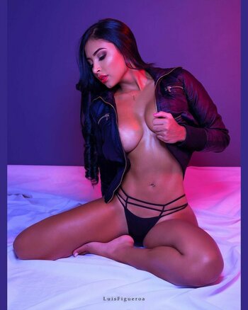 Karen Vasquez / karenovasquez Nude Leaks Photo 7