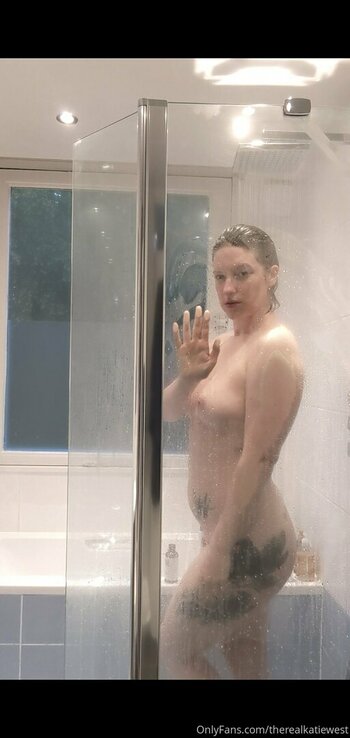 Katarina Flood / Katie West / KatieWest / katarinaflood / katiewestphotography Nude Leaks OnlyFans Photo 3