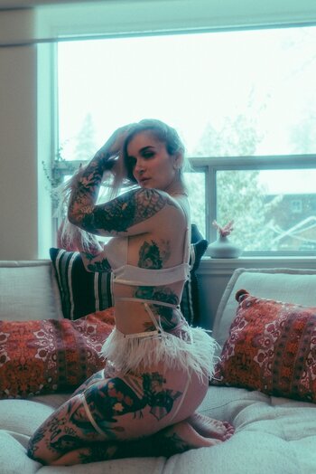 Katie Hollow / katiehollowofficial Nude Leaks Photo 10
