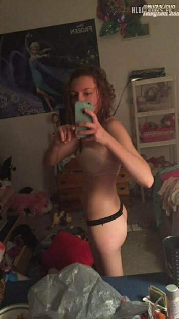 Kaylee Crewe Nude Leaks Photo 25