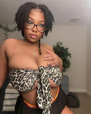 kcurieuse / kicaaw Nude Leaks OnlyFans Photo 20