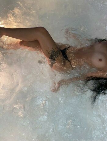 Kelly Ciroi / Ciroi Kelly / ciroi.kelly / ciroikellyfans Nude Leaks OnlyFans Photo 2