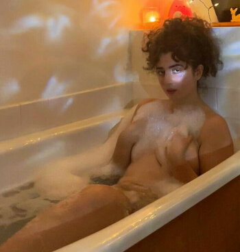 kissmeloveydovey Nude Leaks OnlyFans Photo 5