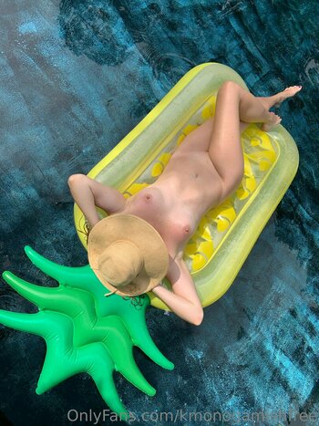 kmonogamishfree Nude Leaks Photo 22