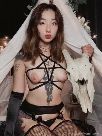Kumihowitch / kumiho.witch Nude Leaks OnlyFans Photo 31