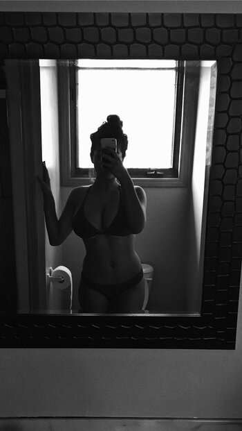 Kylie Manue / https: / kylie.maue / kylieeeee99 Nude Leaks OnlyFans Photo 87