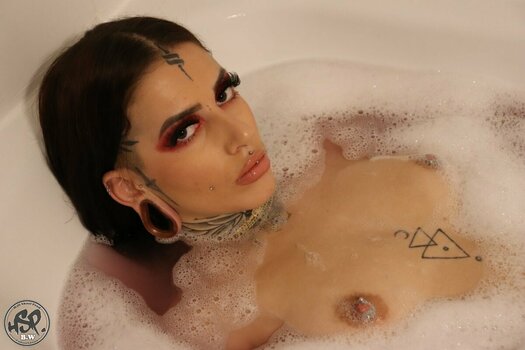 Laetitiaversace / Laetitia Versace / laetitiav_off Nude Leaks OnlyFans Photo 15