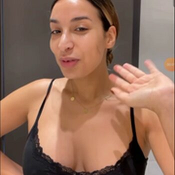 Lamiya Slimani / lamiyaslimani Nude Leaks Photo 25